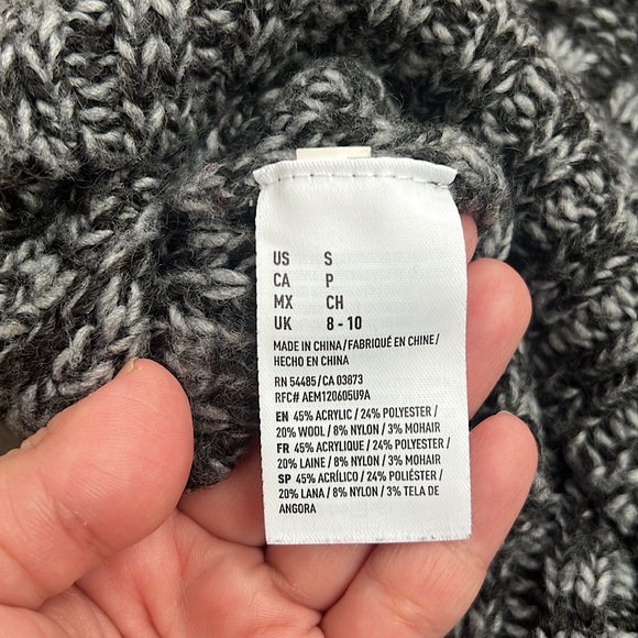 American Eagle Jegging Sweater - Picture 6 of 6